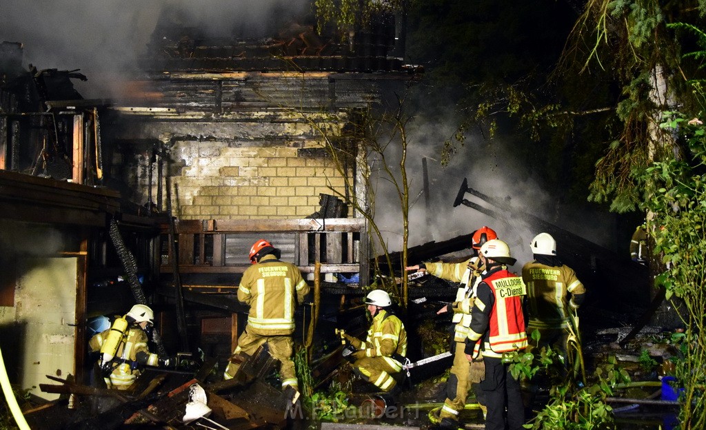 Grossfeuer Einfamilienhaus Siegburg Muehlengrabenstr P0213.JPG - Miklos Laubert